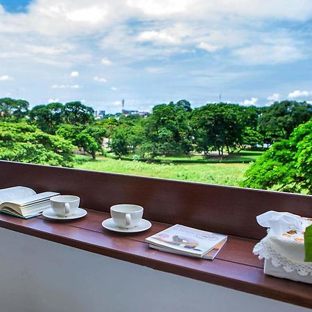 Railway Park Hostel チエンマイ エクステリア 写真