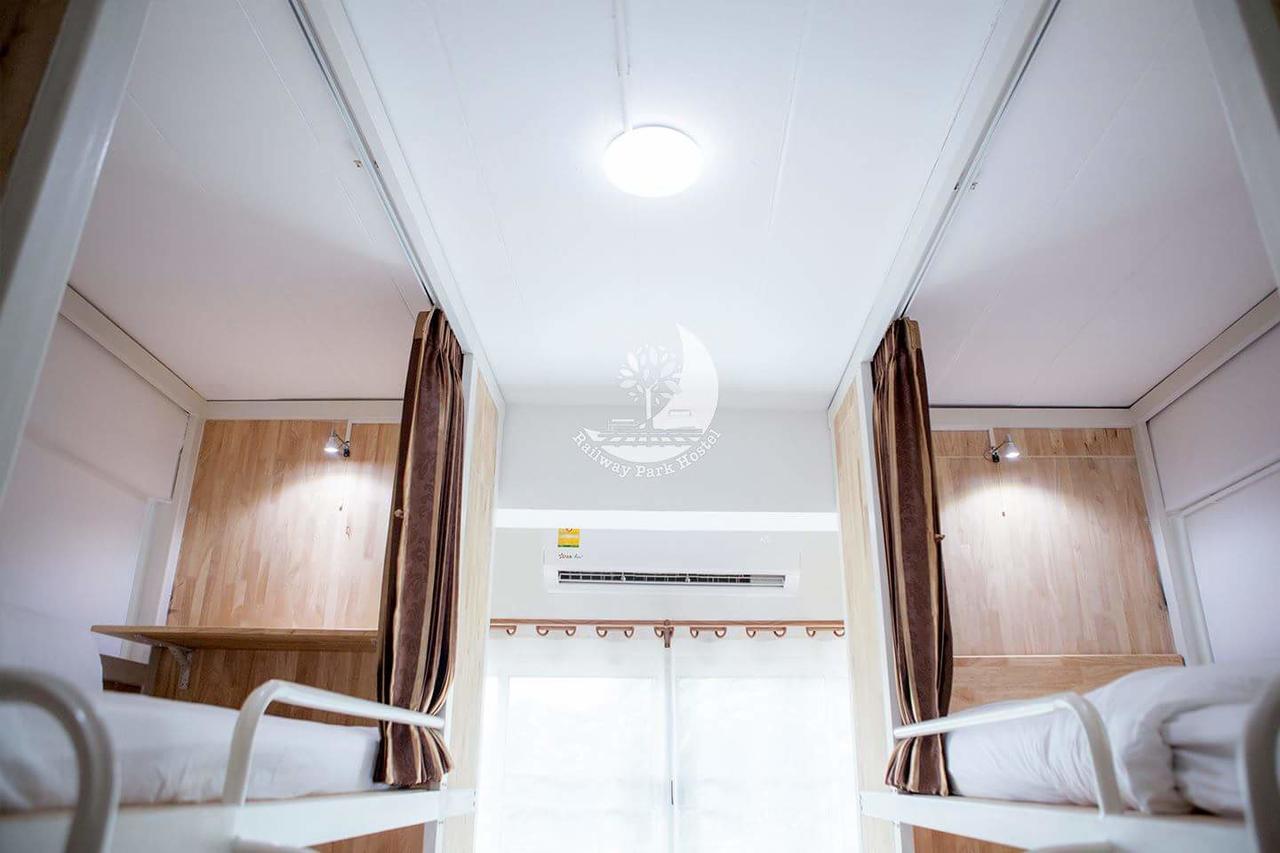 Railway Park Hostel チエンマイ エクステリア 写真