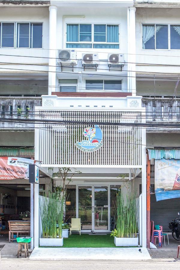 Railway Park Hostel チエンマイ エクステリア 写真