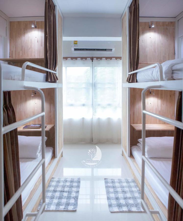 Railway Park Hostel チエンマイ エクステリア 写真