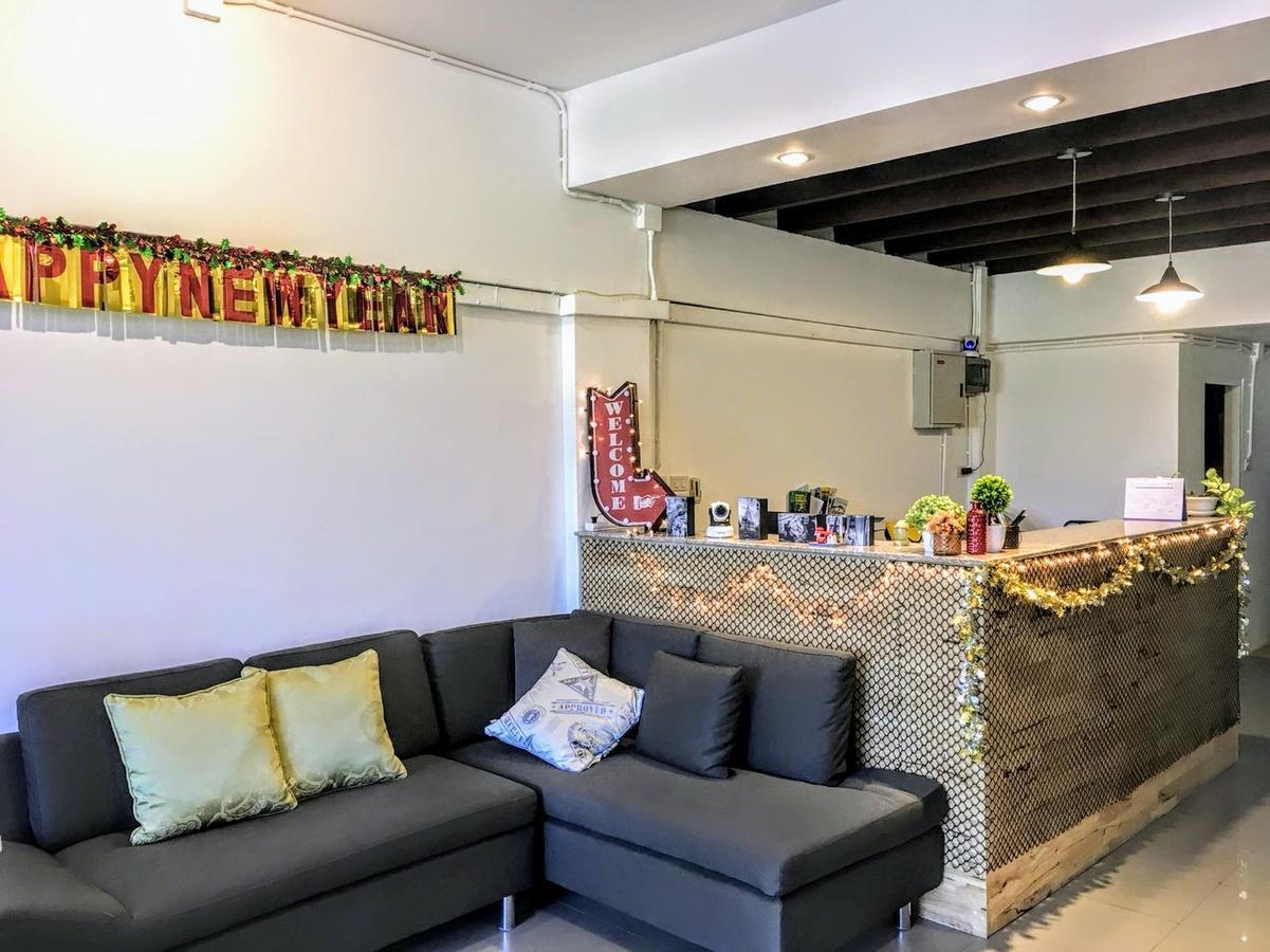 Railway Park Hostel チエンマイ エクステリア 写真